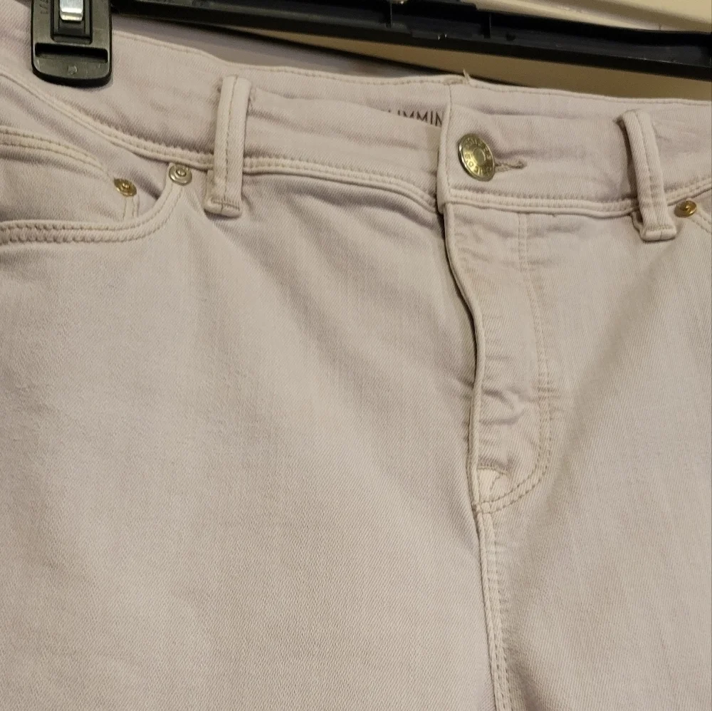 Chico's So Slimming Girlfriend Crop women's Cream colored jeans Size 0 crop